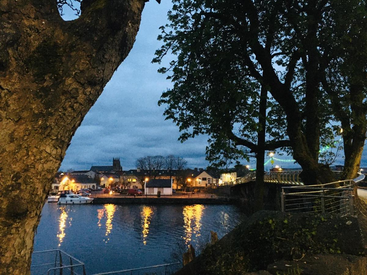 A Room In Central Park Apts Carrick-on-Shannon Ngoại thất bức ảnh
